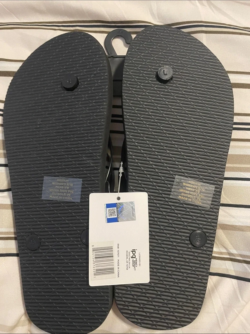 Brand new Florida Gators flip flop. brand new. officially licensed W 9/10 M 7/8